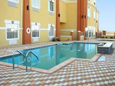 Super 8 By Wyndham Hidalgo/Mcallen Area Bagian luar foto